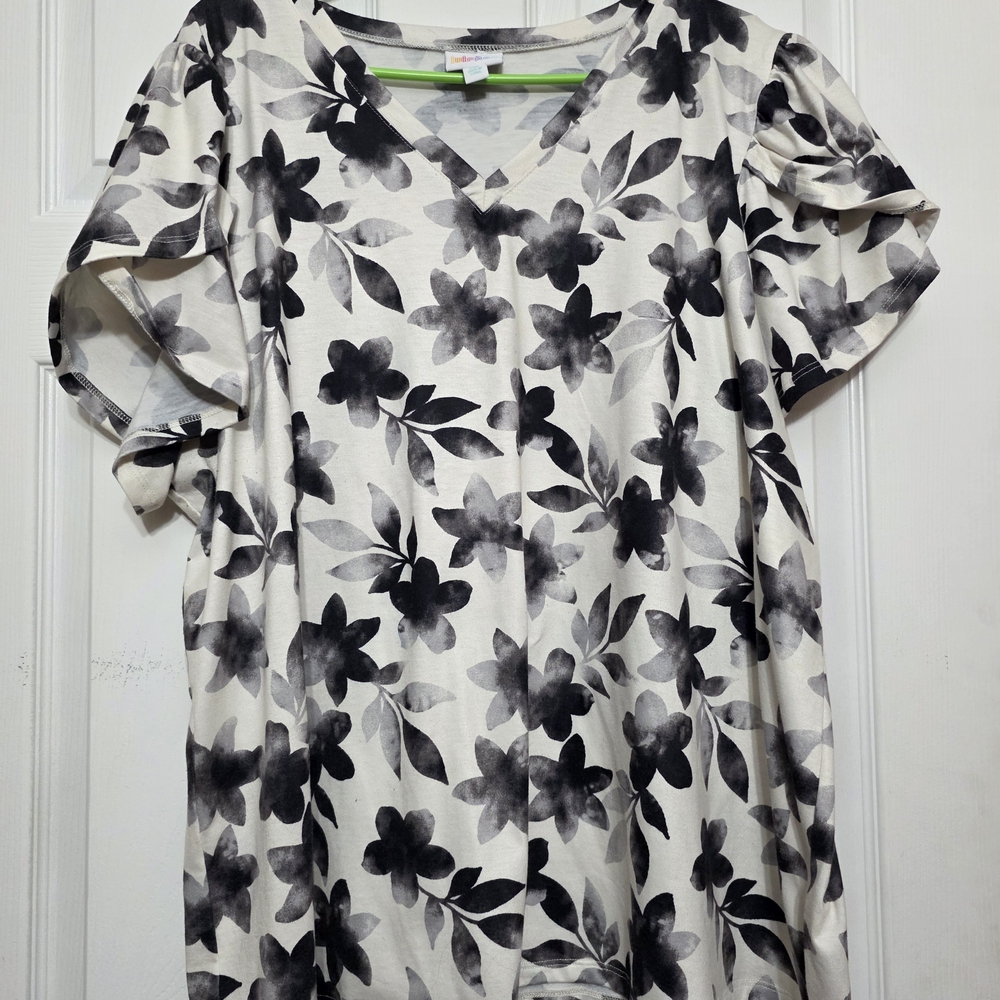 LulaRoe Susie Floral Black and White Women's Top